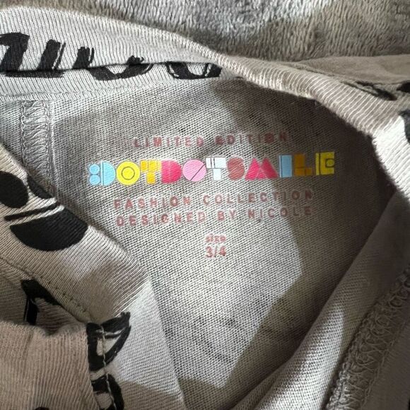 Dot Dot Smile T-Shirt Girls Size 3/4 Gray Short Sleeve Crew Neck Graphic NWT - Picture 3 of 8